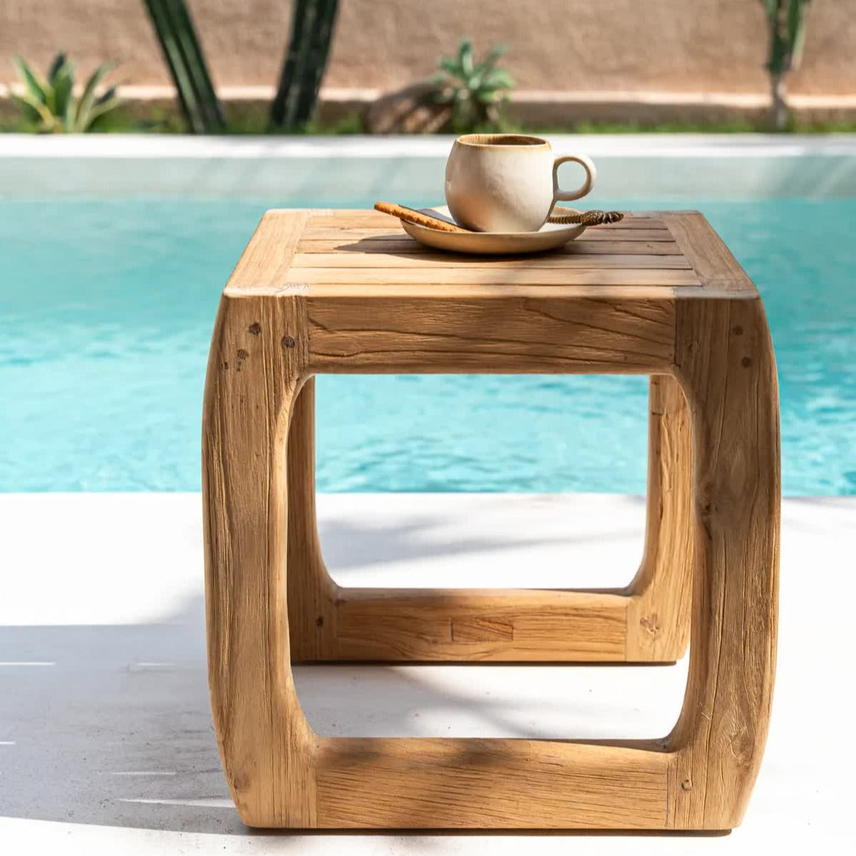 Lo sgabello SYMI - Outdoor