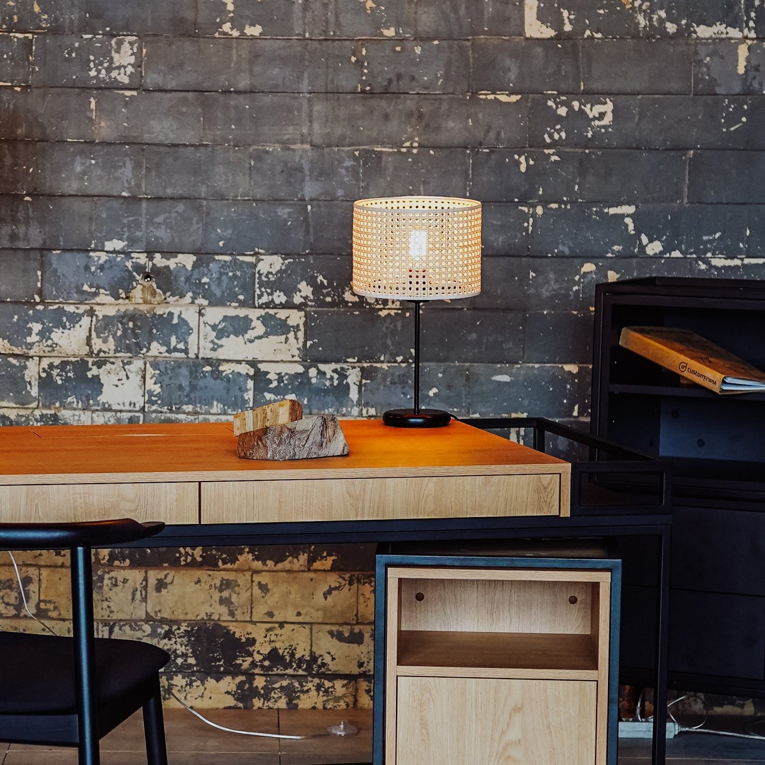 FLETE Table Lamp Black Interior