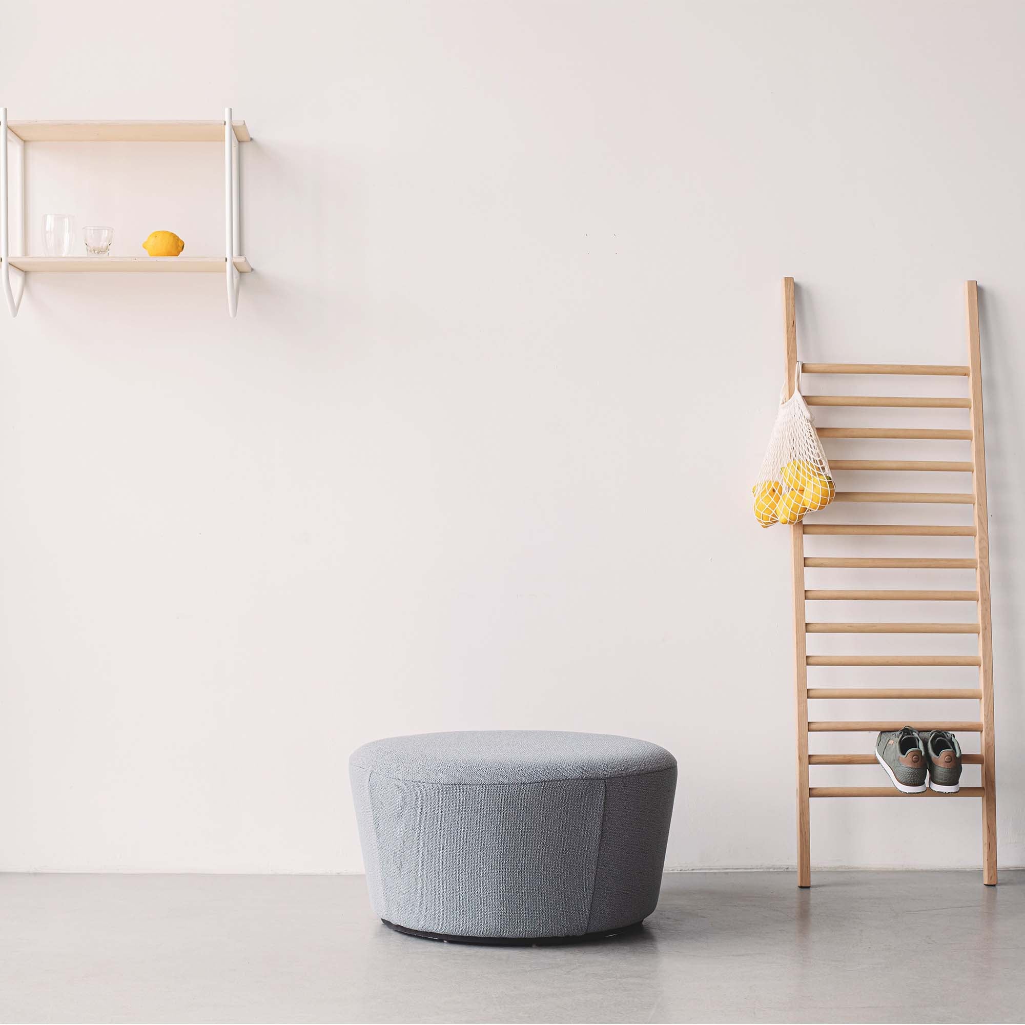 NAIVE Pouffe Interior