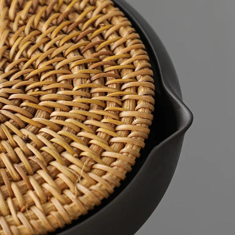 Vassoio da tè in rattan intrecciato a mano