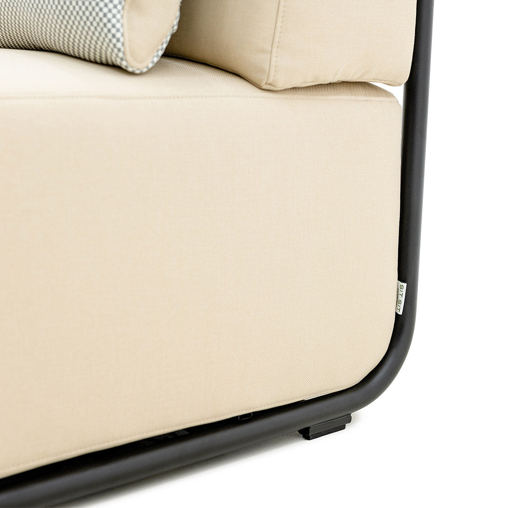 STRAW Collection Close View 2