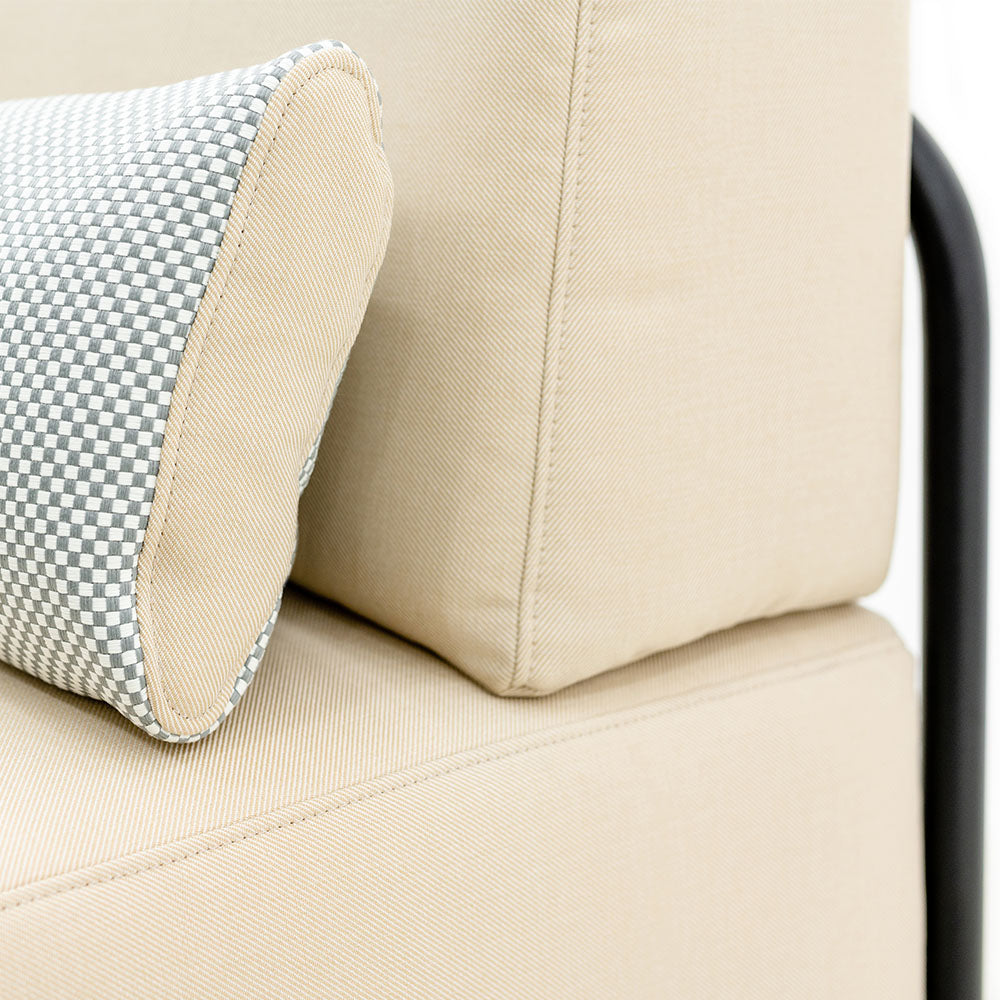 STRAW Collection Close View 1