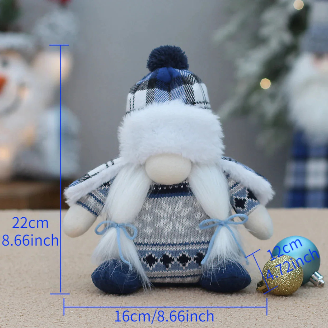 Piccola bambola di Natale per la casa