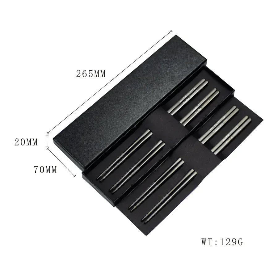 Set di stoviglie in titanio puro