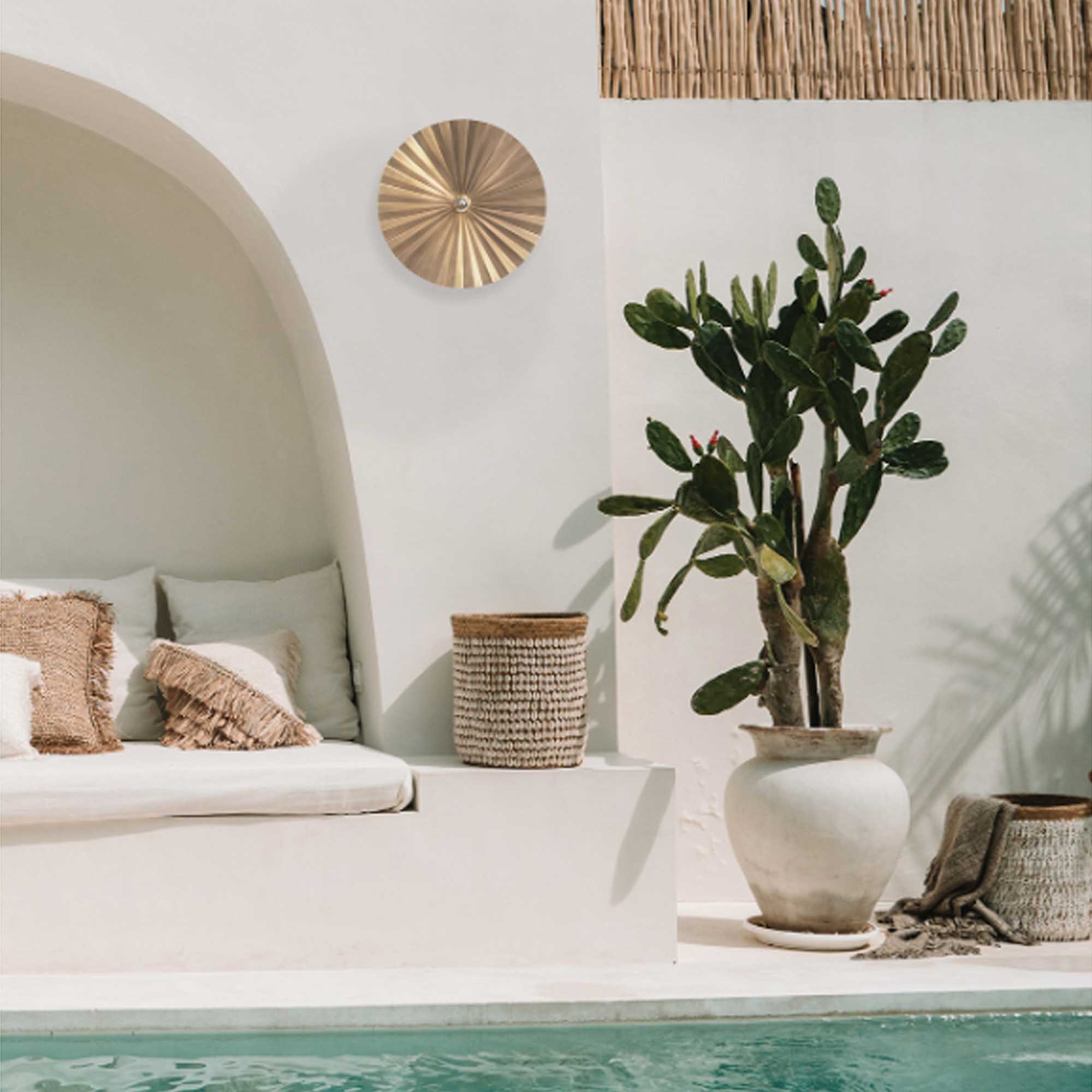 Wall Lamp exterior view