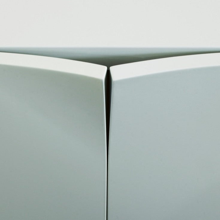 MRS BILL Cabinet BL 251 white crop door detail