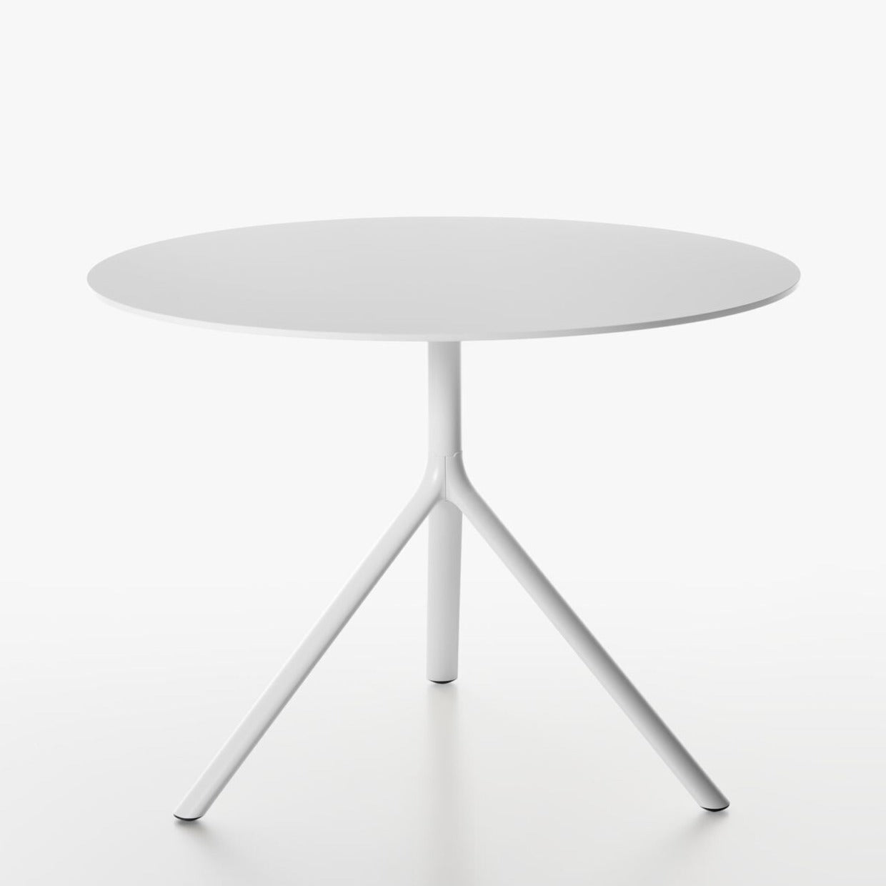 MIURA Table white front view