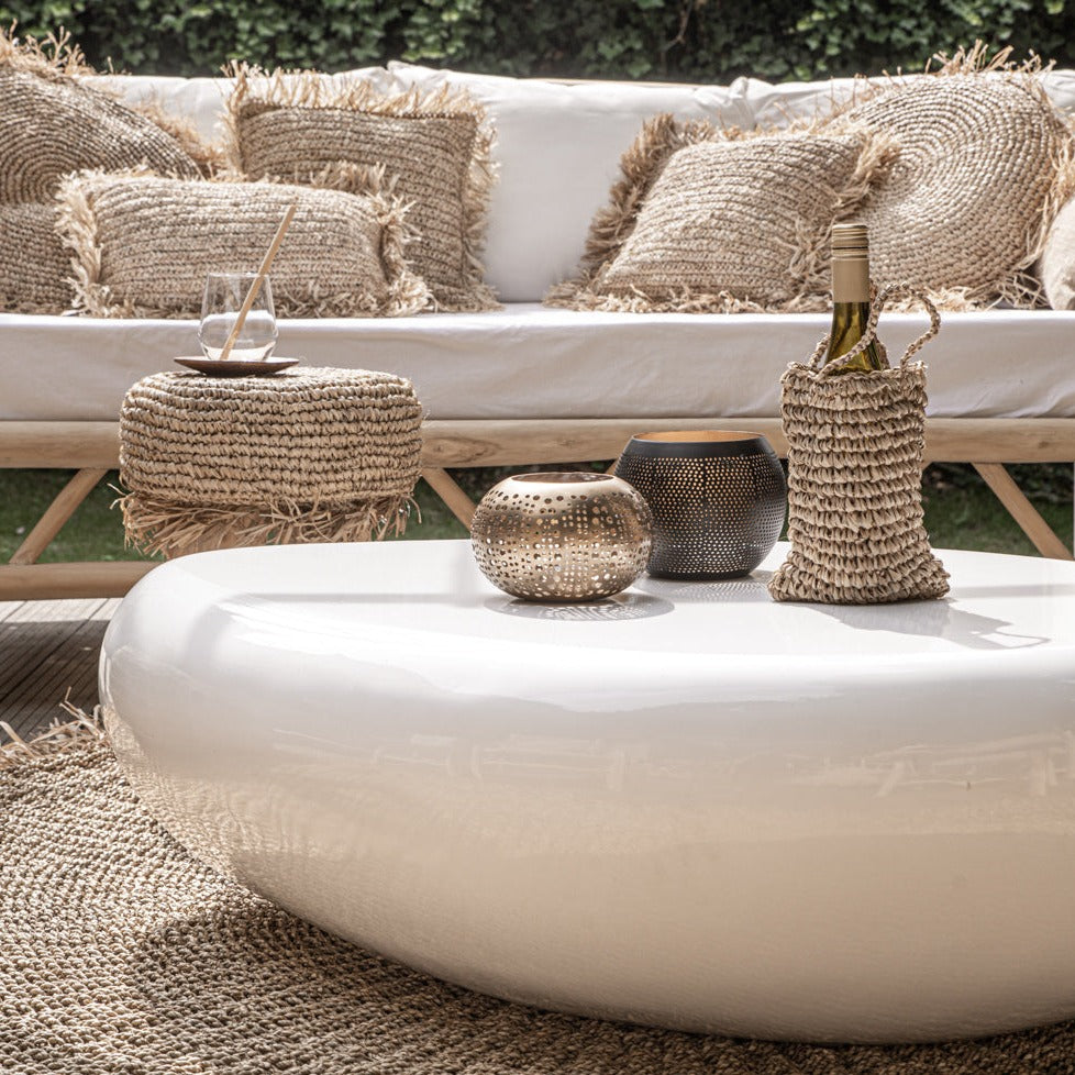 THE HIGH GLOSS Coffee Table outdoor view