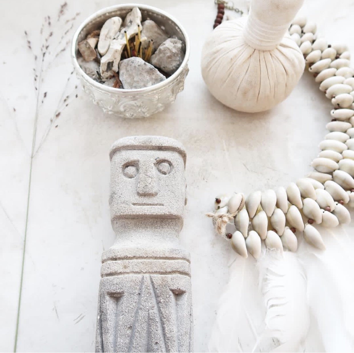 THE SUMBA STONE Statue #03 top view