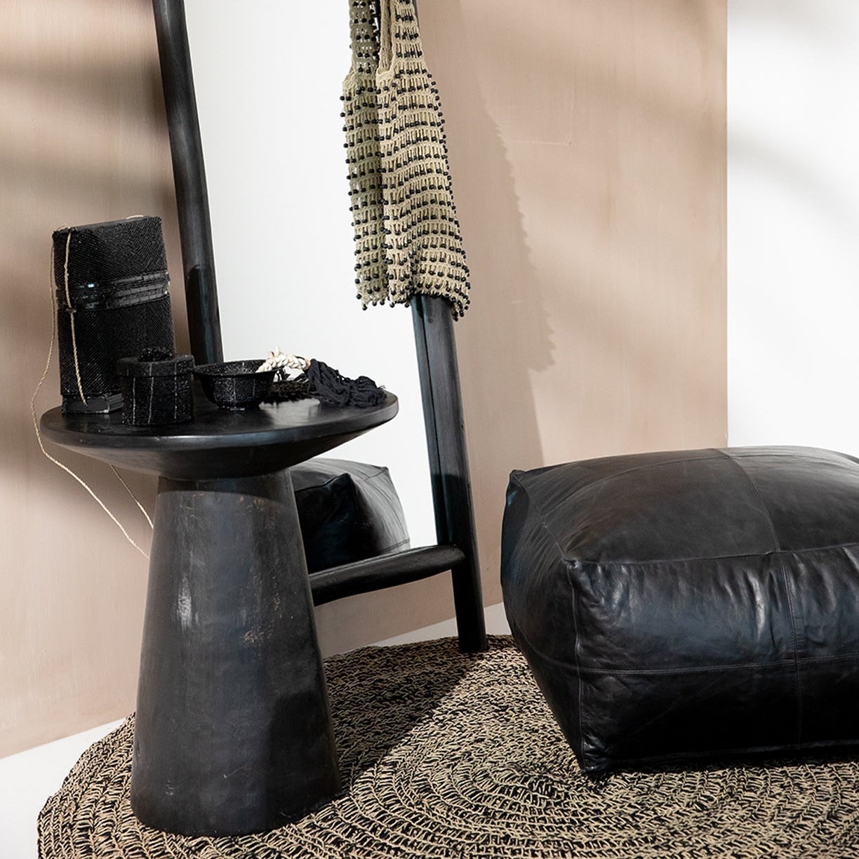 THE SEAGRASS Carpet 150 Natural-Black interior view