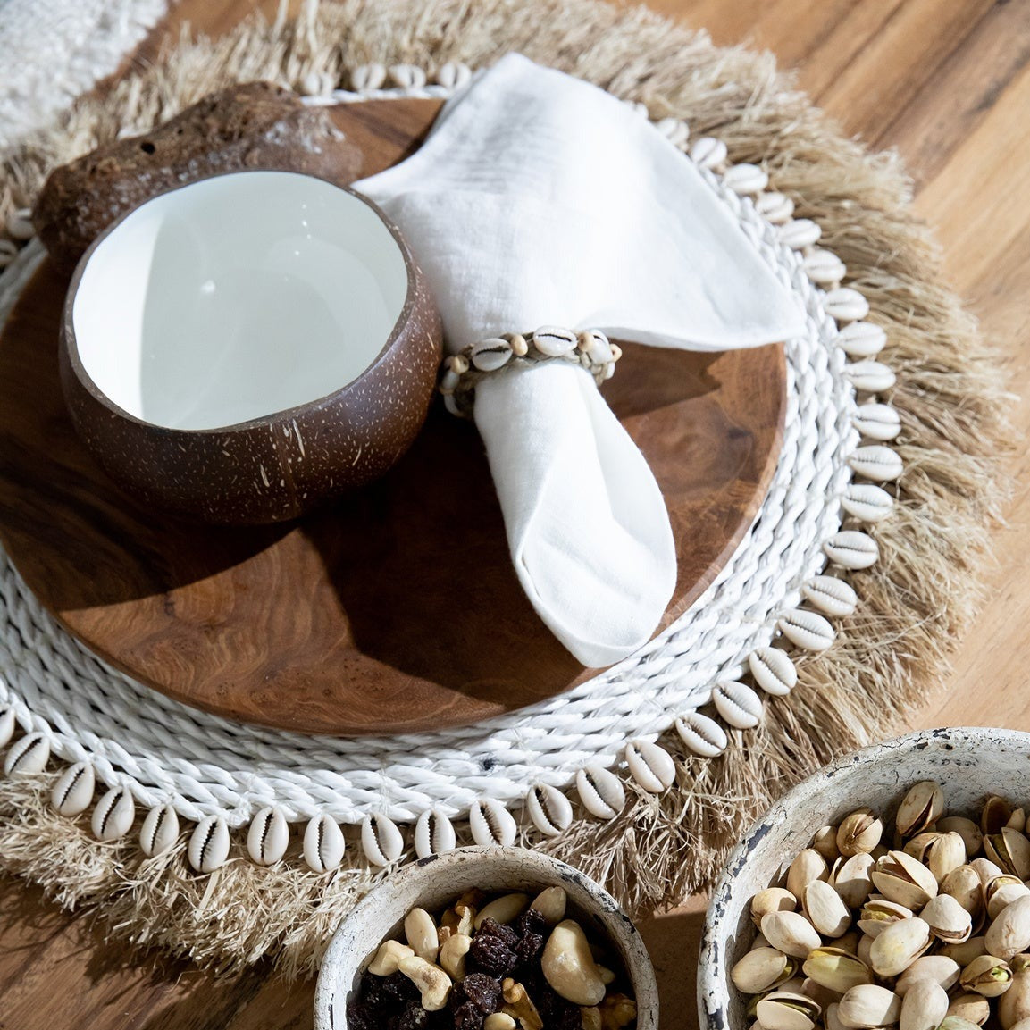 SEAGRASS Shell Placemat white interior