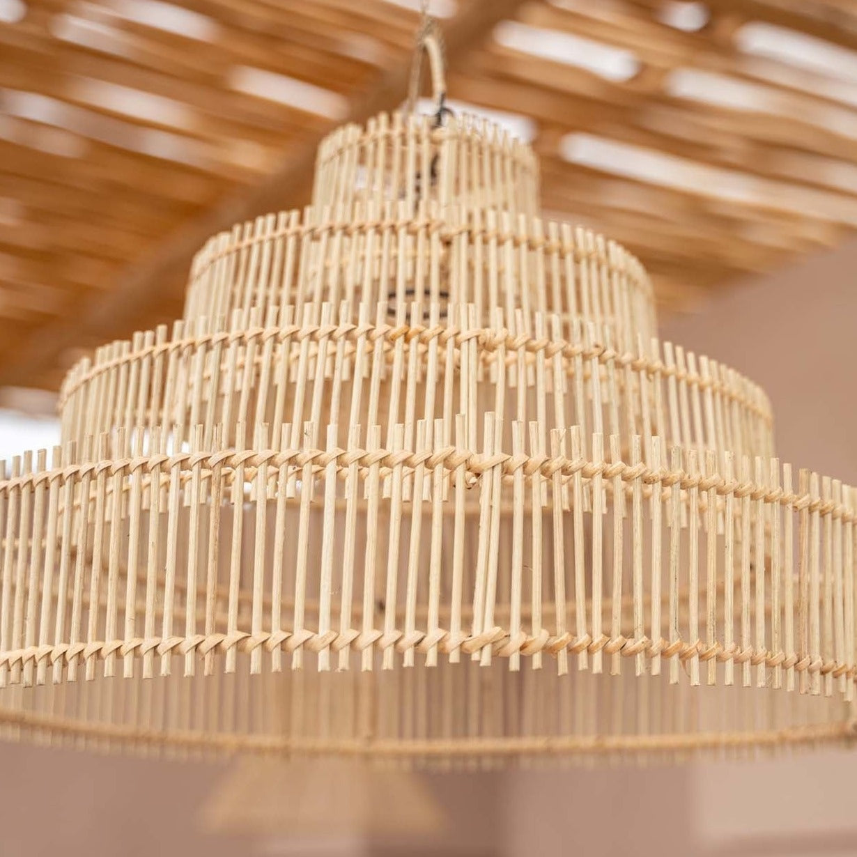 THE WEDDING CAKE Pendant Natural front interior view