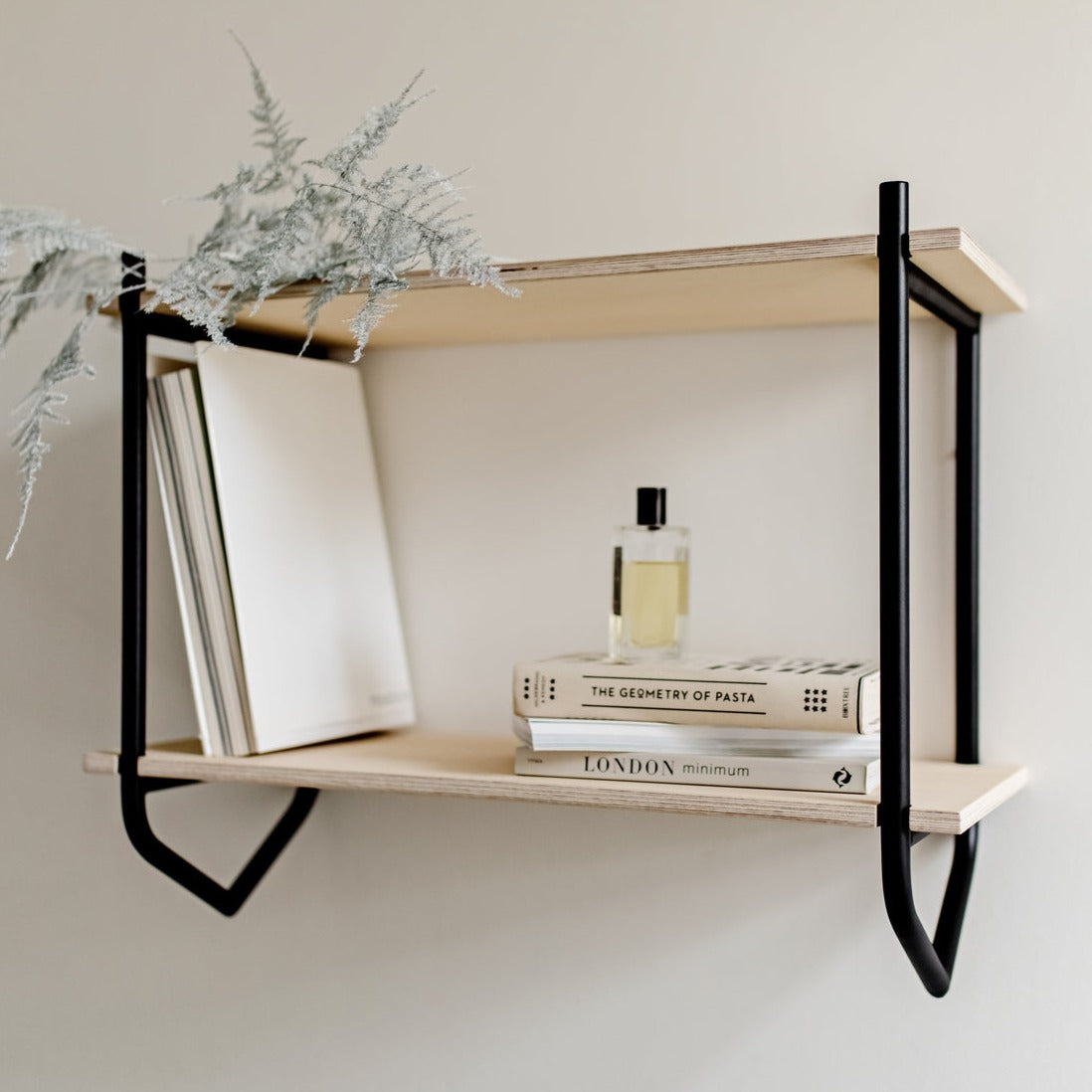 DESSUS Shelf-black frame interior front view