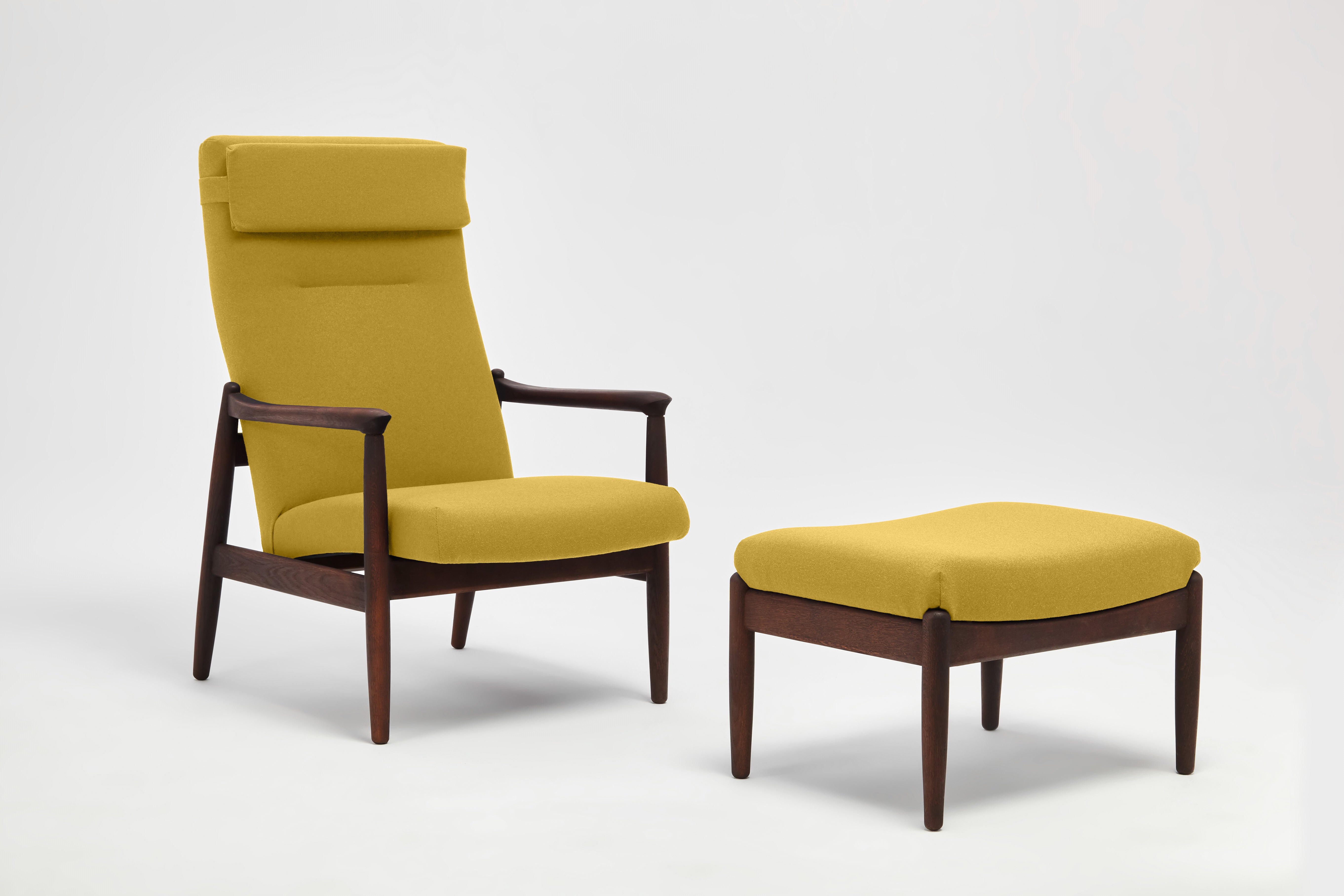 H64 Poltrona Highback con poggiapiedi