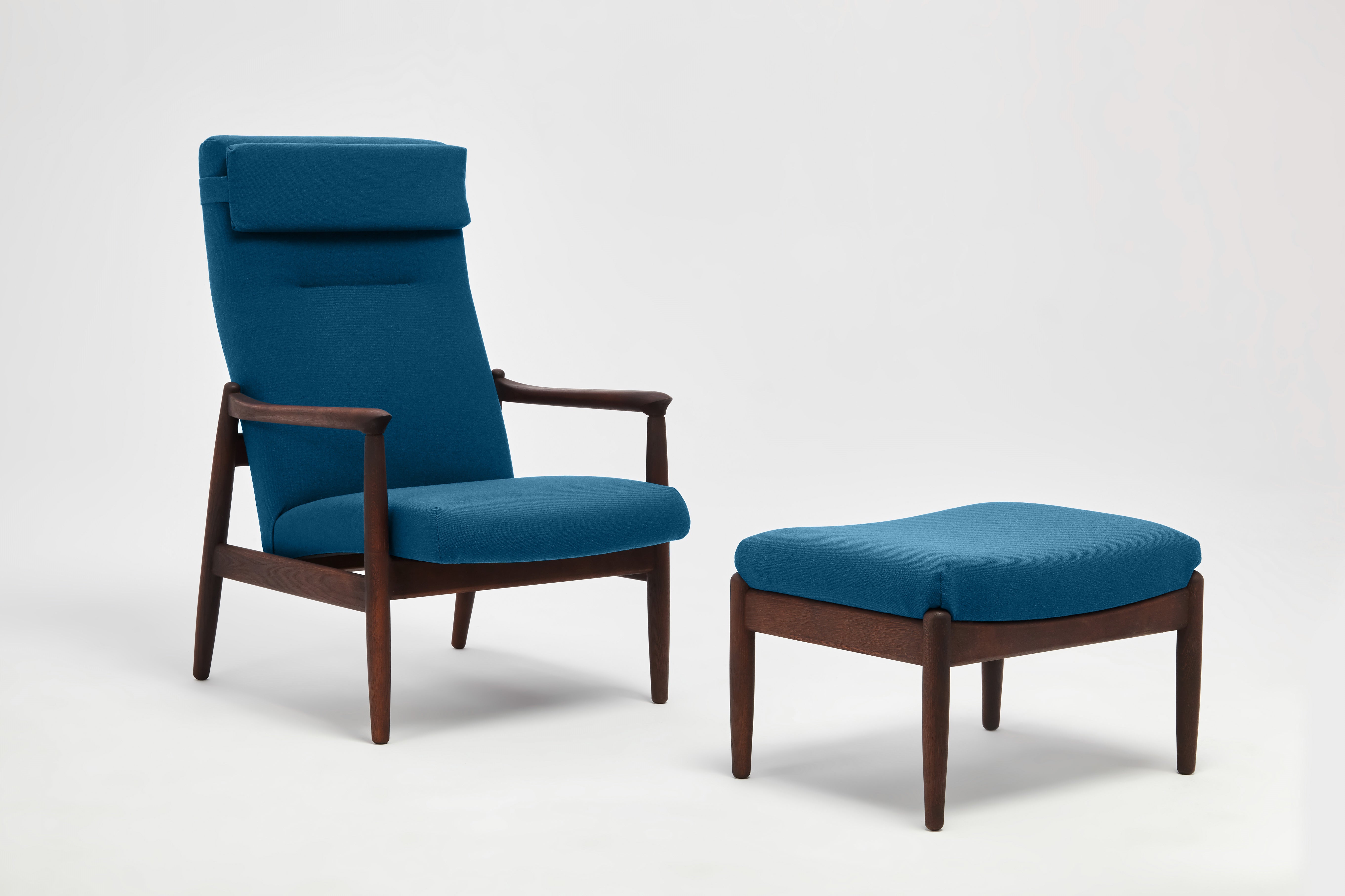 H64 Poltrona Highback con poggiapiedi