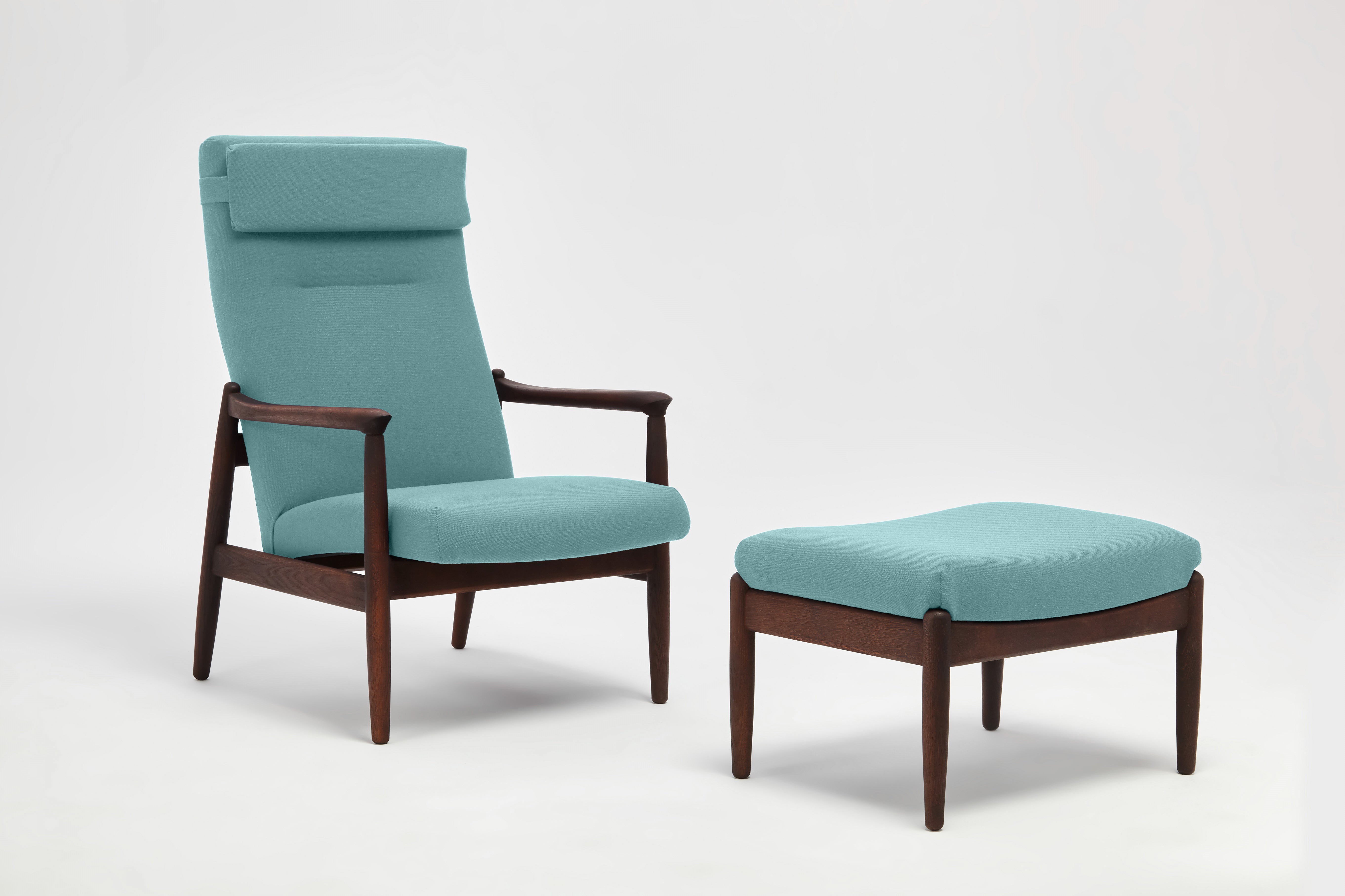 H64 Poltrona Highback con poggiapiedi