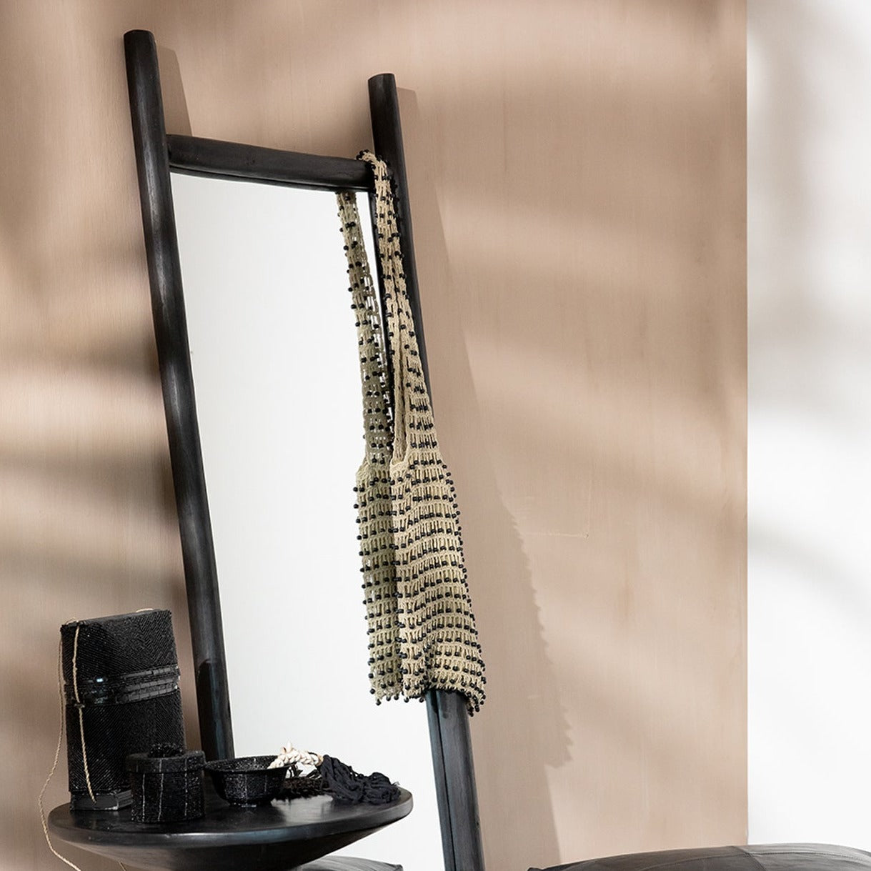 THE ISLAND DRESSING ROOM Mirror Black interior side view