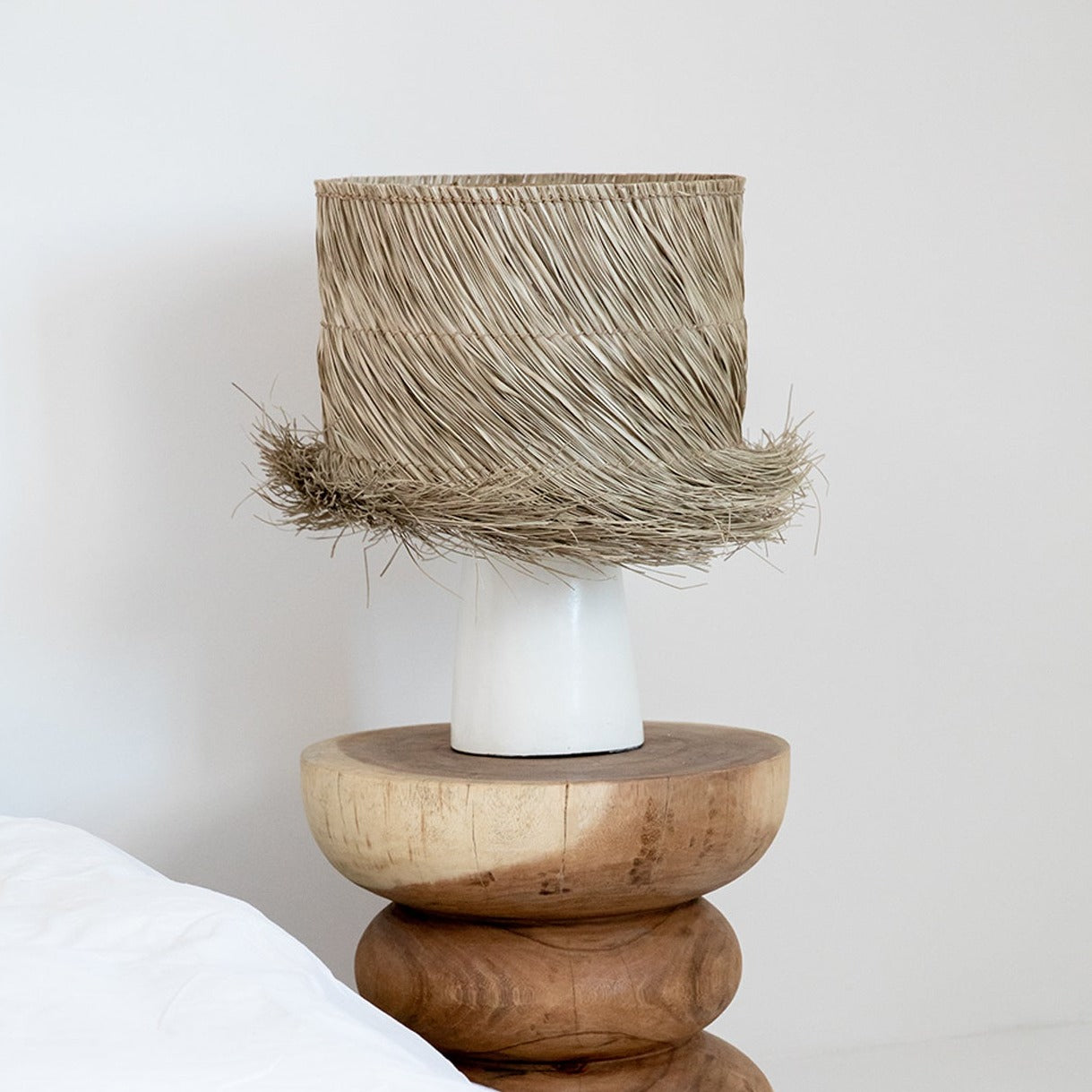THE PANDAN Table Lamp Natural White interior front view