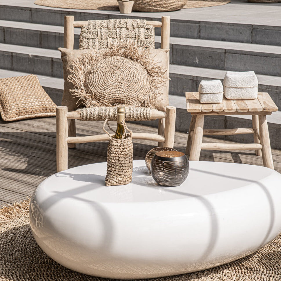 THE ISLAND Side Table outdoor view