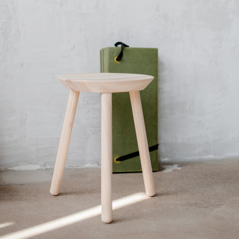 NAЇVE Stool-natural ash-front interior view