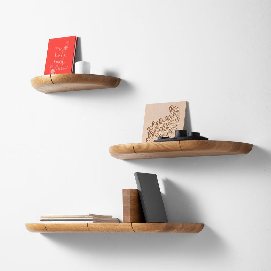 PARAGRAPH Shelf-solid oak  set of three-interior view