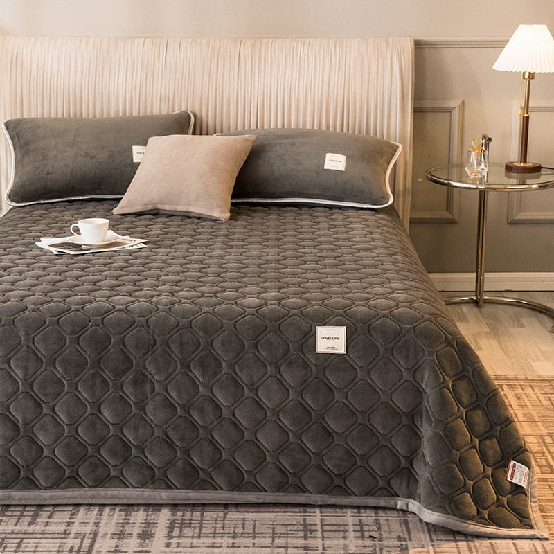 Velvet Thickened Queen Size Bedspread grey