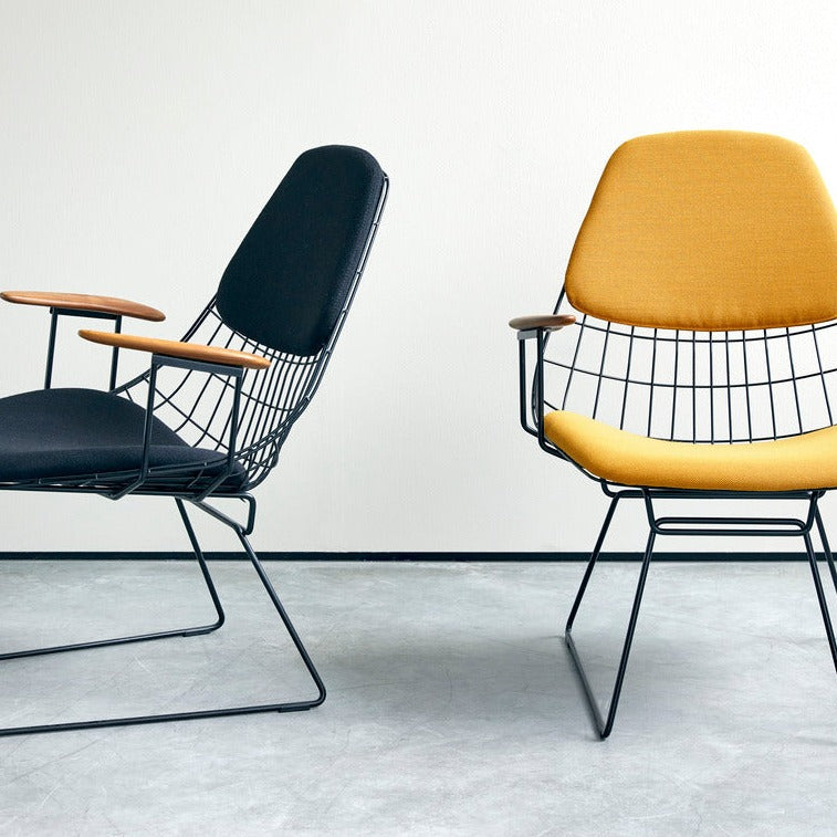 FM06 Wire Lounge Chair black and yellow upholstery