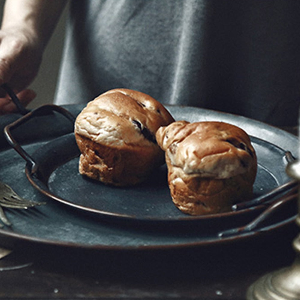 Piatto di metallo retrò europeo fatto a mano con manici