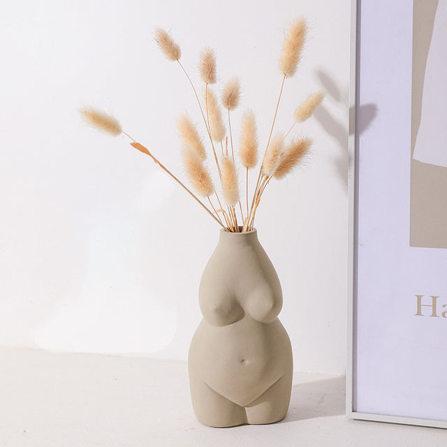 Vaso per corpi in ceramica nordica