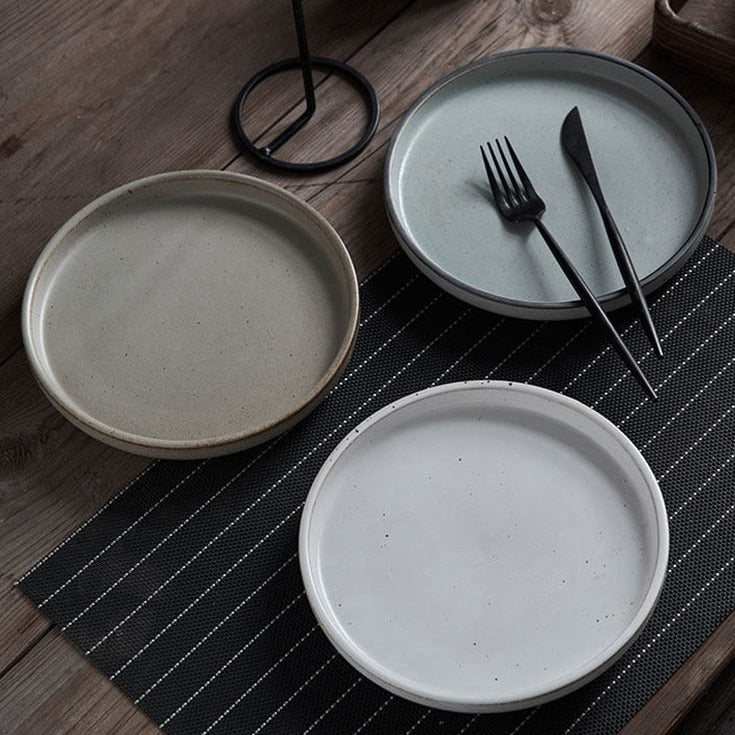 Piatto di ceramica grezza retrò in stile semplicità giapponese