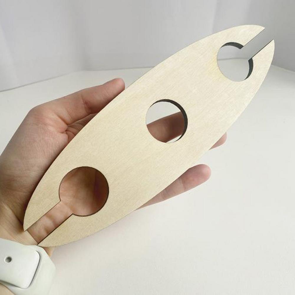 Supporto in legno per bottiglie di vino e bicchieri