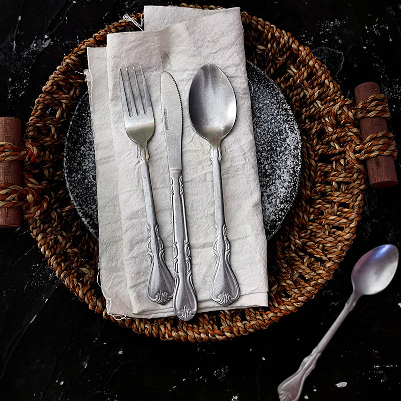 Set di stoviglie retrò in acciaio inox