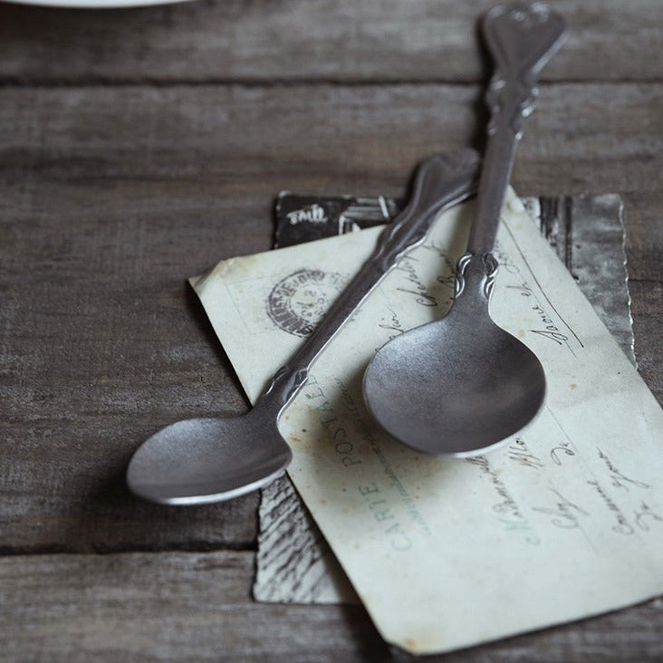 Set di stoviglie retrò in acciaio inox