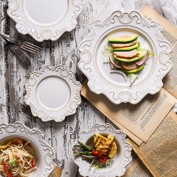 Stoviglie europee in rilievo