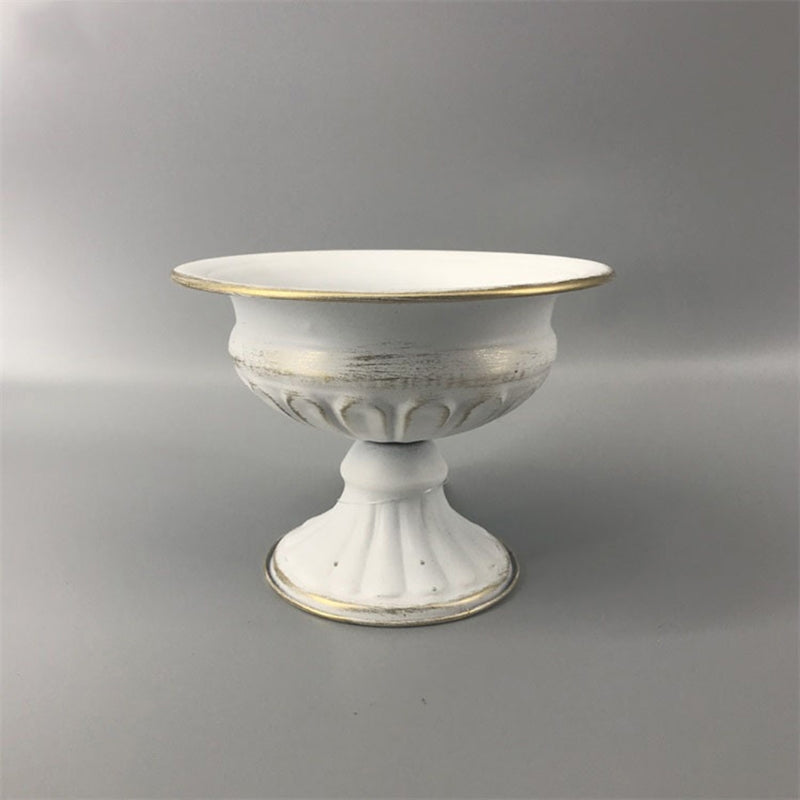 Vaso di fiori in metallo vintage