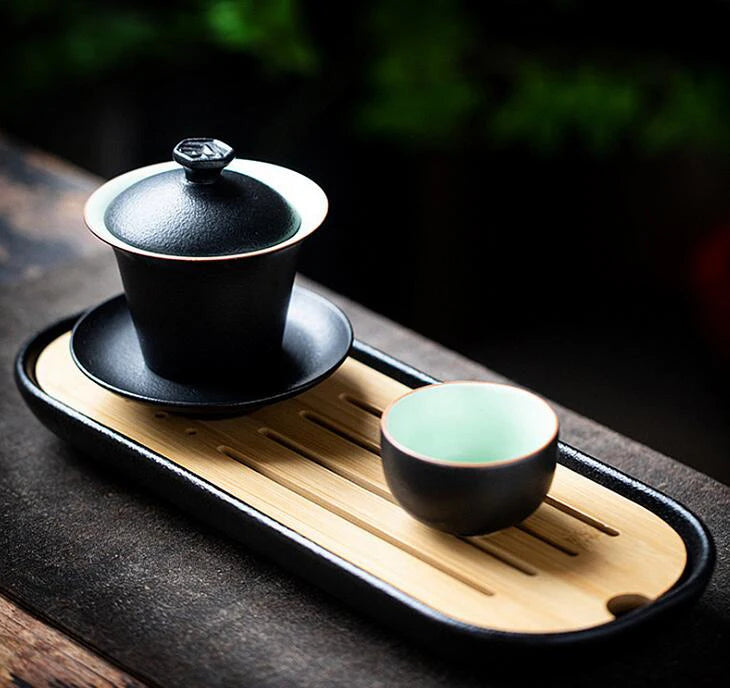 Semplice vassoio da tè in legno di bambù