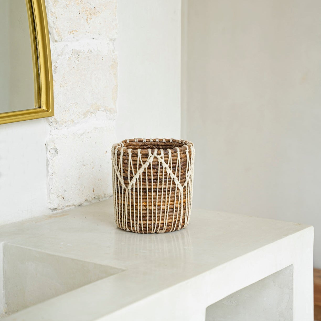 THE MACRA-MAZING Basket - Natural White Interior