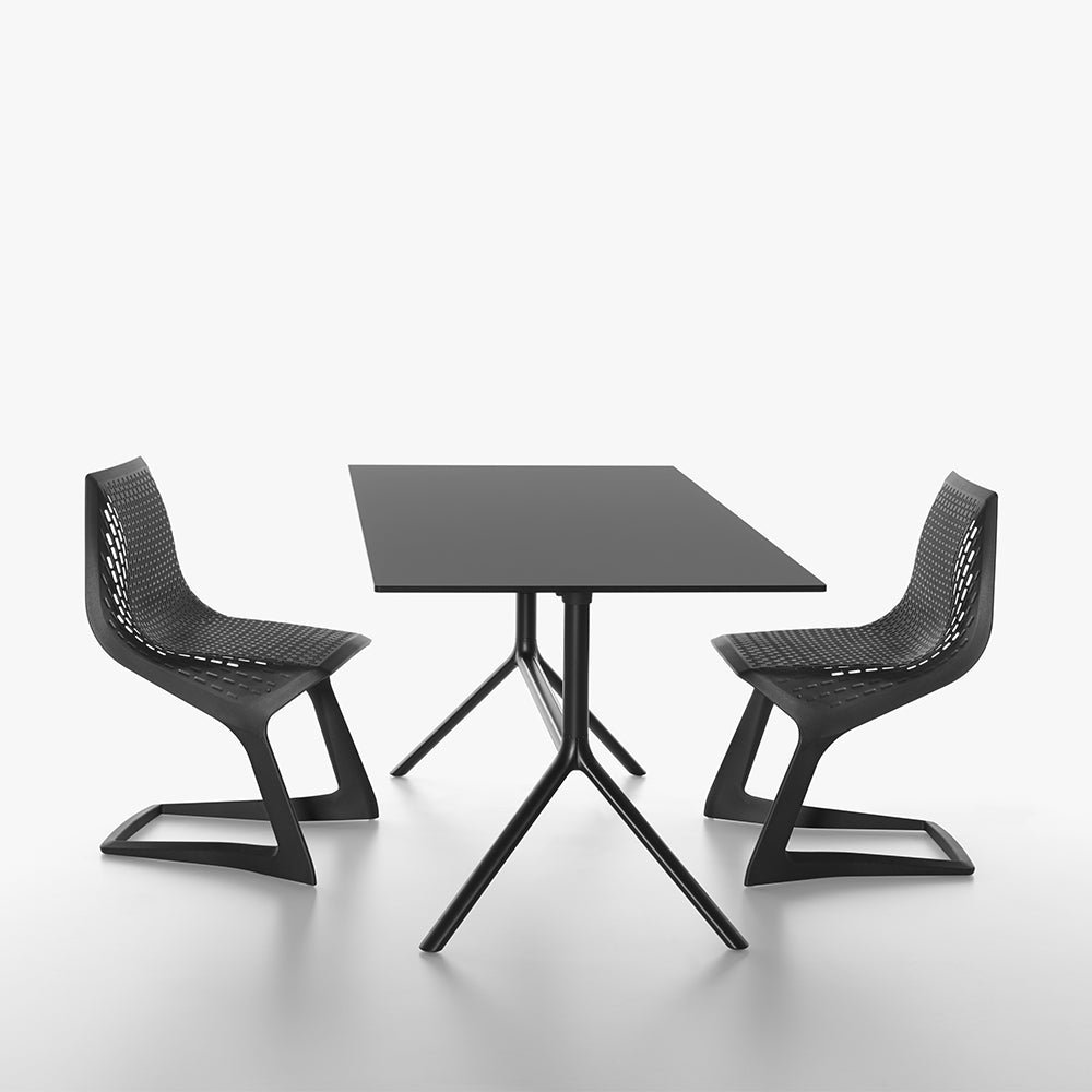 MYTO Chair with Table
