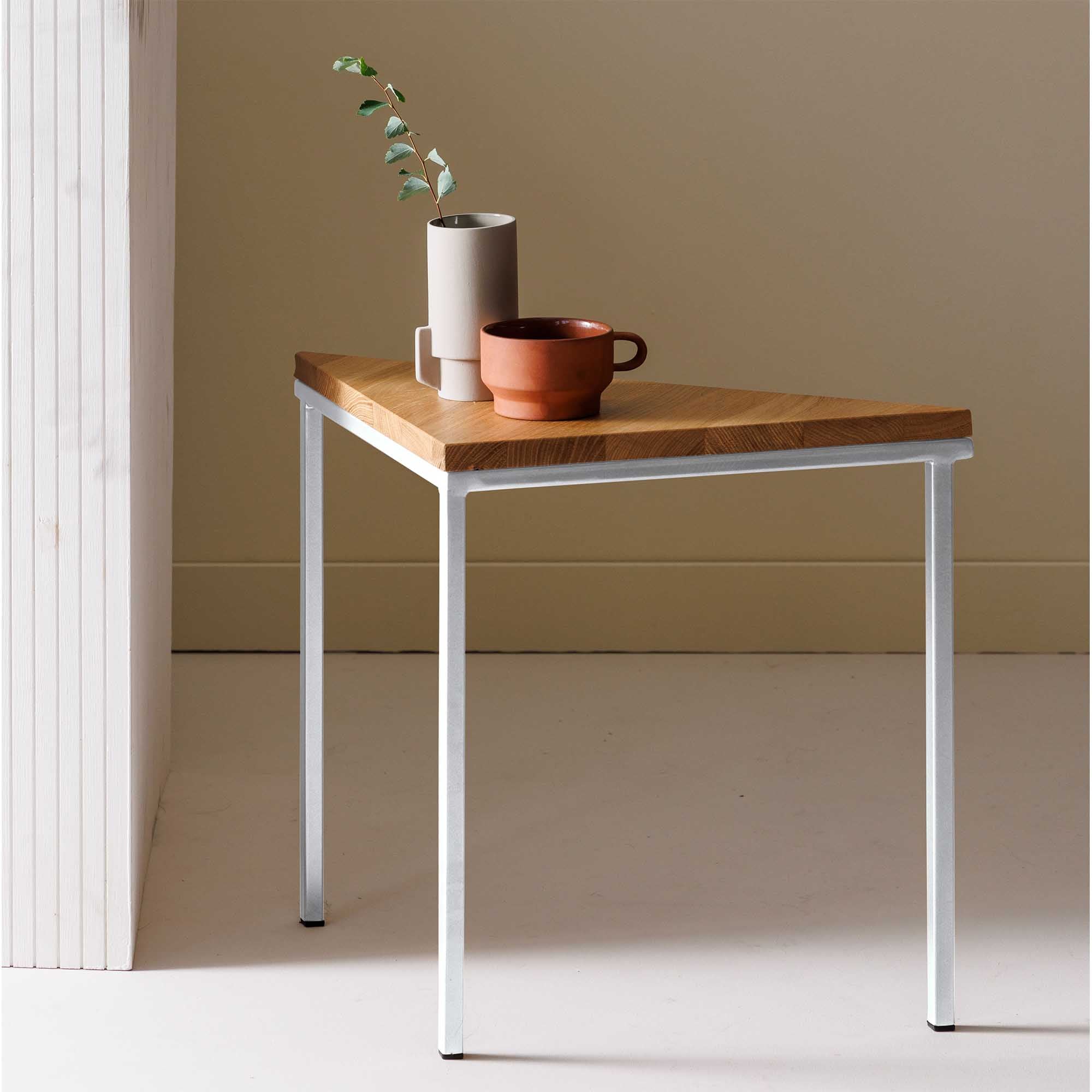 Tripod Table, Oak Wood, Natural Colour white frame, interior view with vase and mug