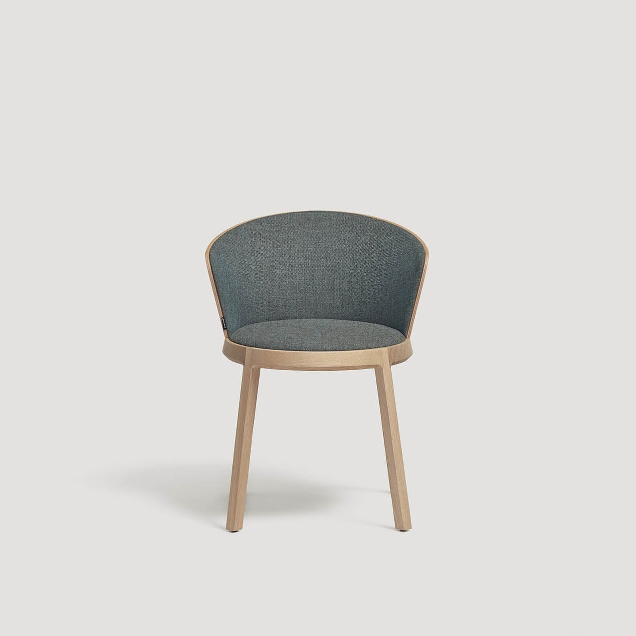 SILLA ARO Chair front view, natural base and backrest