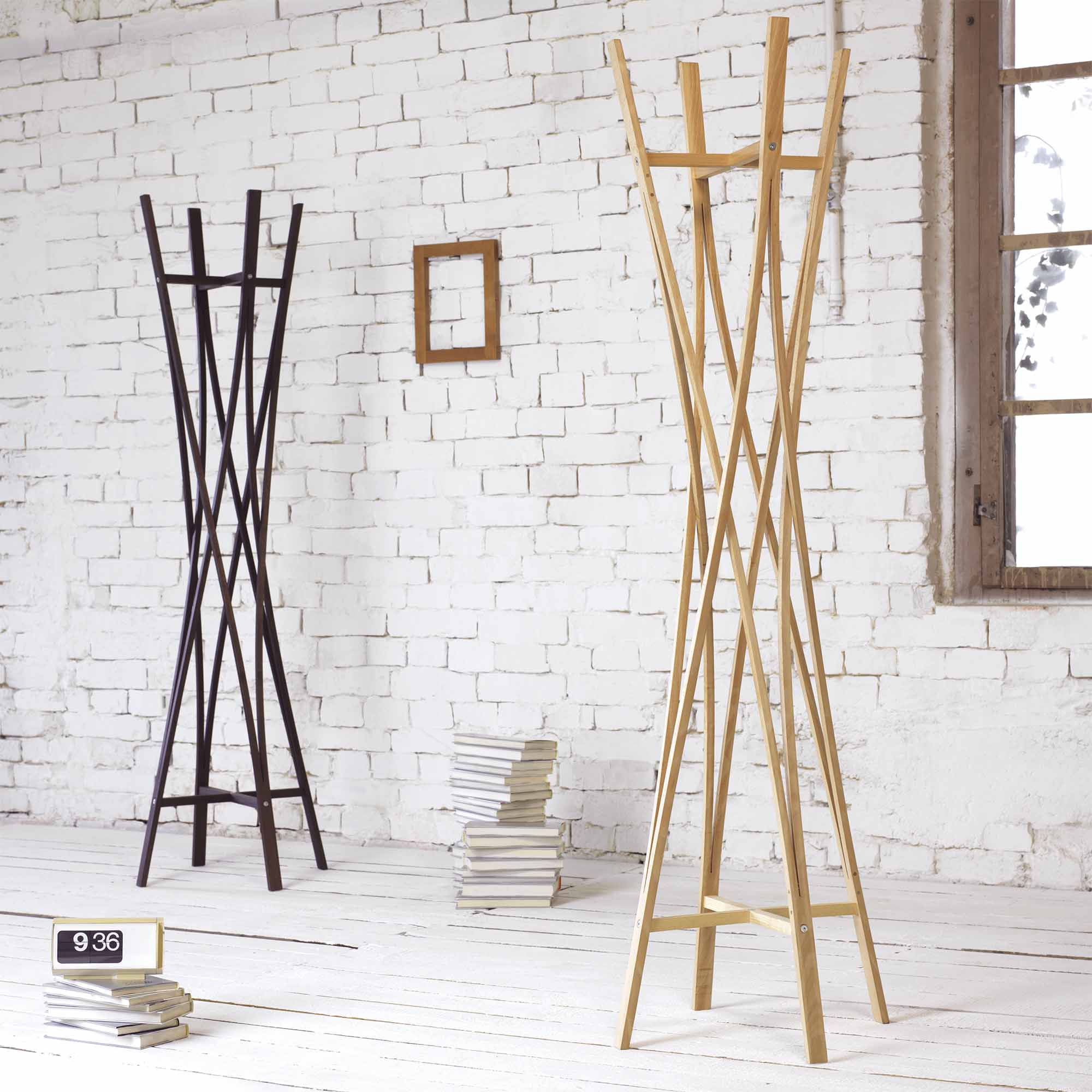 TRA Coat Stand Beech Natural natural and black interior view