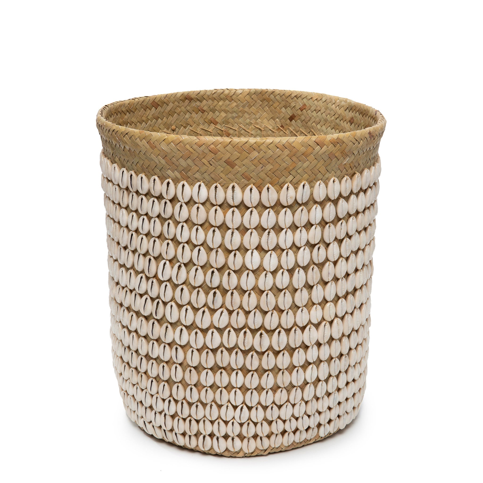 THE PANDAN Basket white shell colour, front view