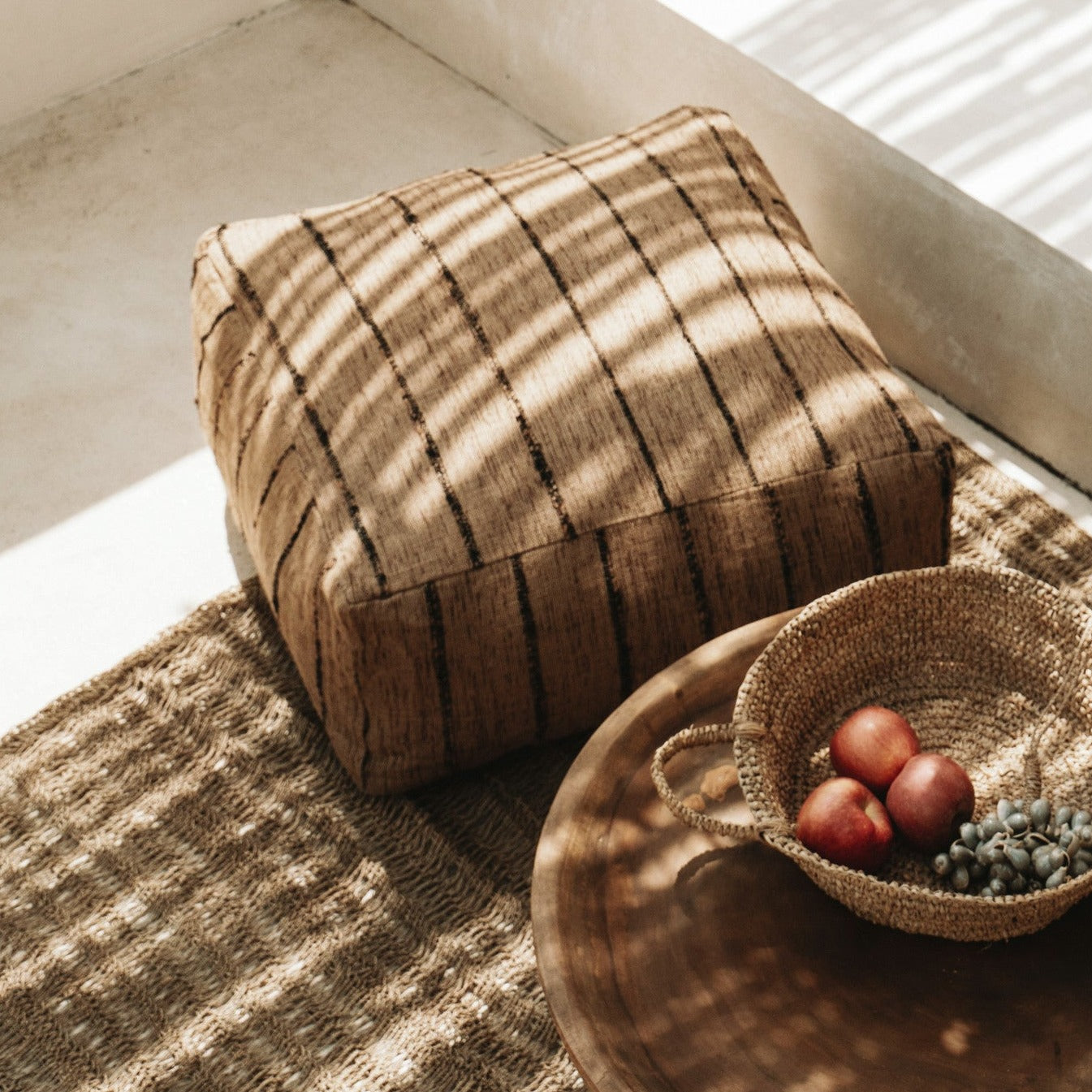 THE OH MY GEE Pouffe top view brown