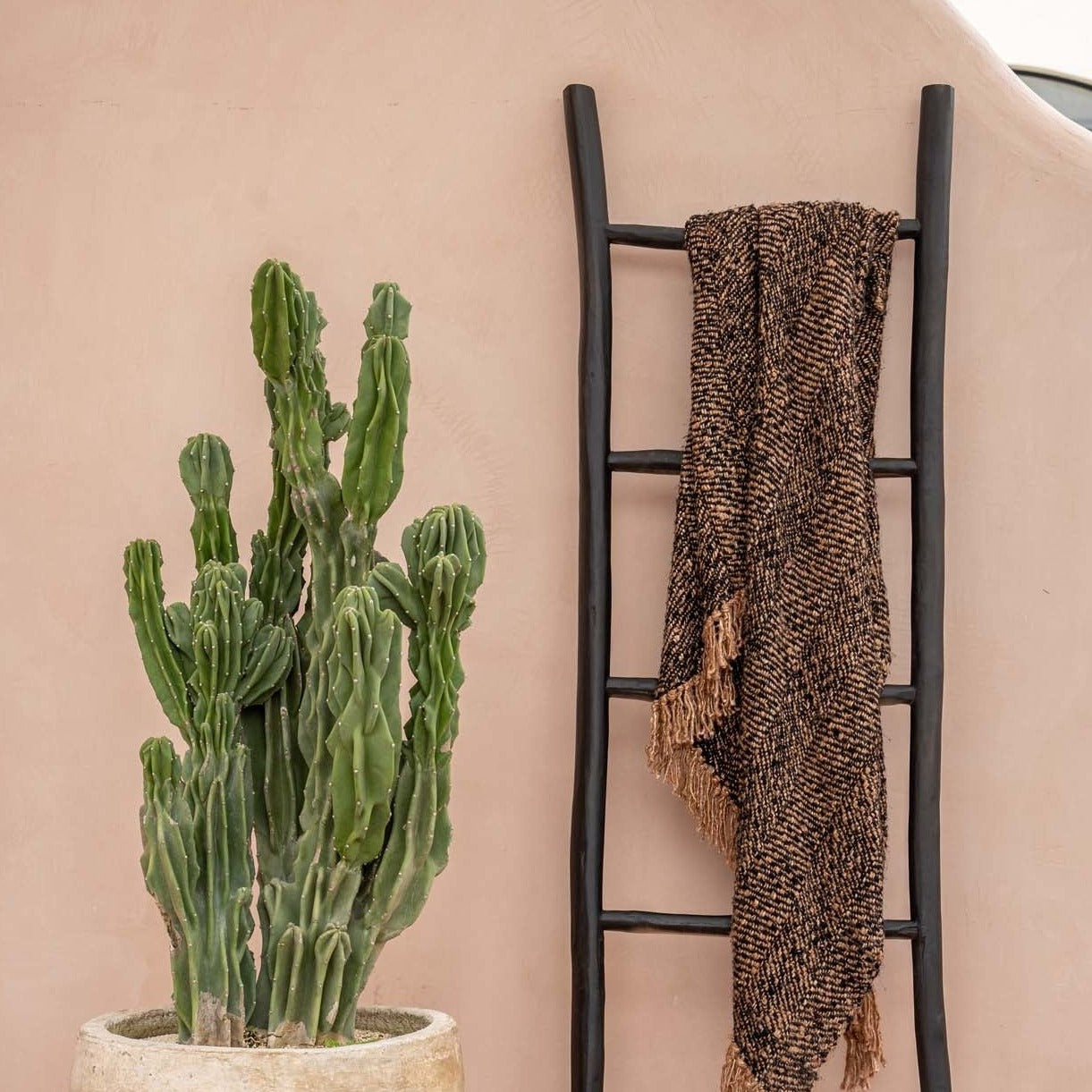 THE TULUM Ladder - Black - 165 cm outdoor front view