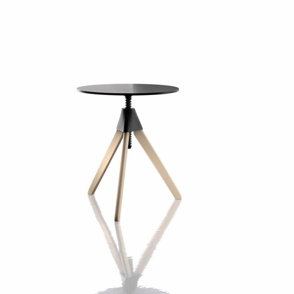 TOPSY Table black top and wooden beech base front view
