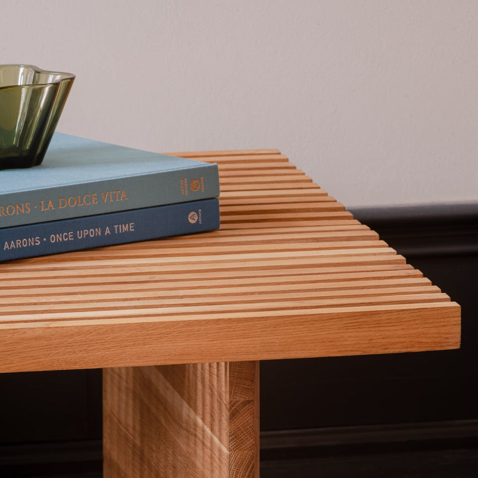 QUBANC Table 190 natural oak-crop interior view