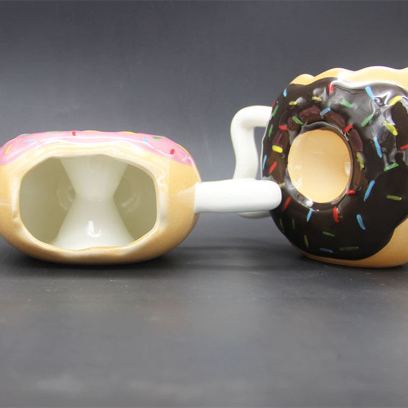 Tazze da caffè in ceramica a forma di ciambella