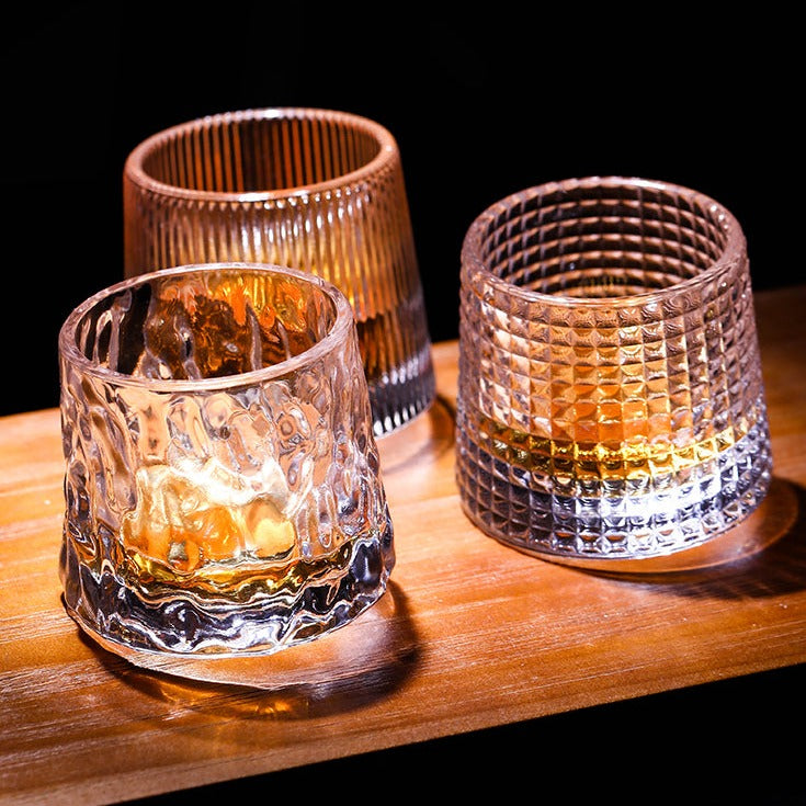 Bicchiere di cristallo spesso per whisky