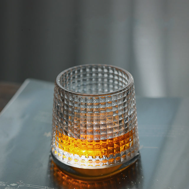 Bicchiere di cristallo spesso per whisky