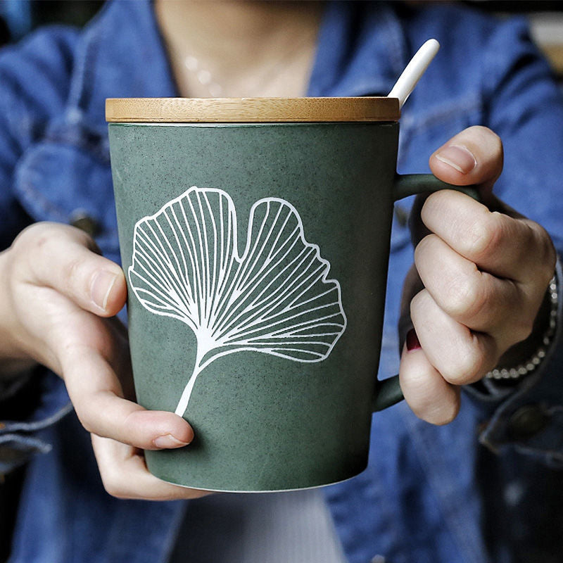 Tazza da caffè in ceramica con motivo a foglie